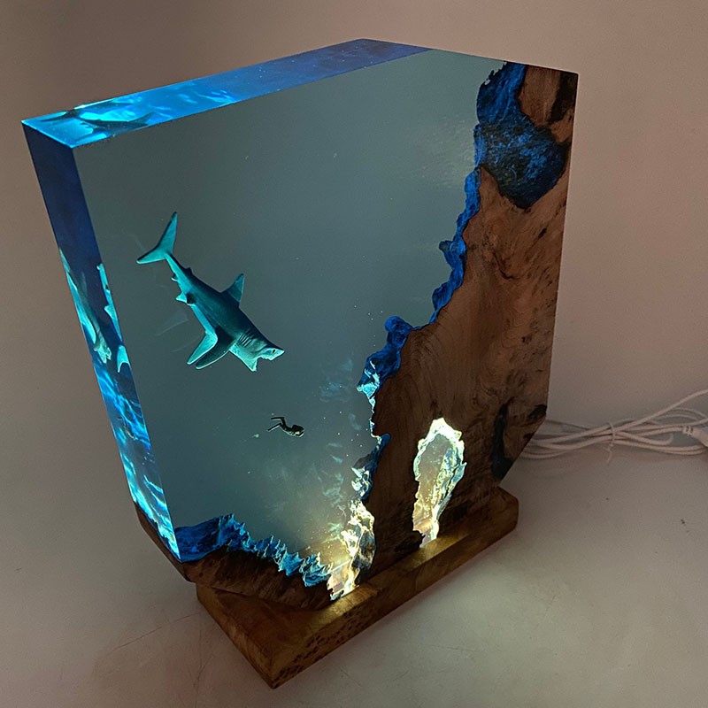 Adornos de madera para buzo con luz nocturna de resina de tiburón oceánico
