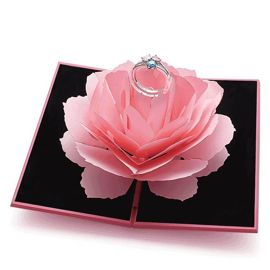 Caja de anillo rosa personalizada hecha a mano
