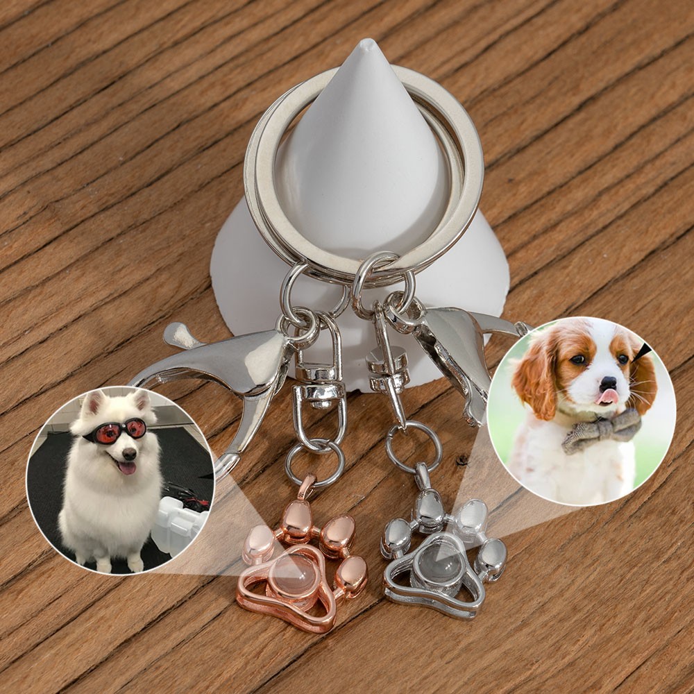 Llavero con colgante de pata de proyección de foto conmemorativa personalizada para mascotas, regalo de Navidad, regalo para mascotas