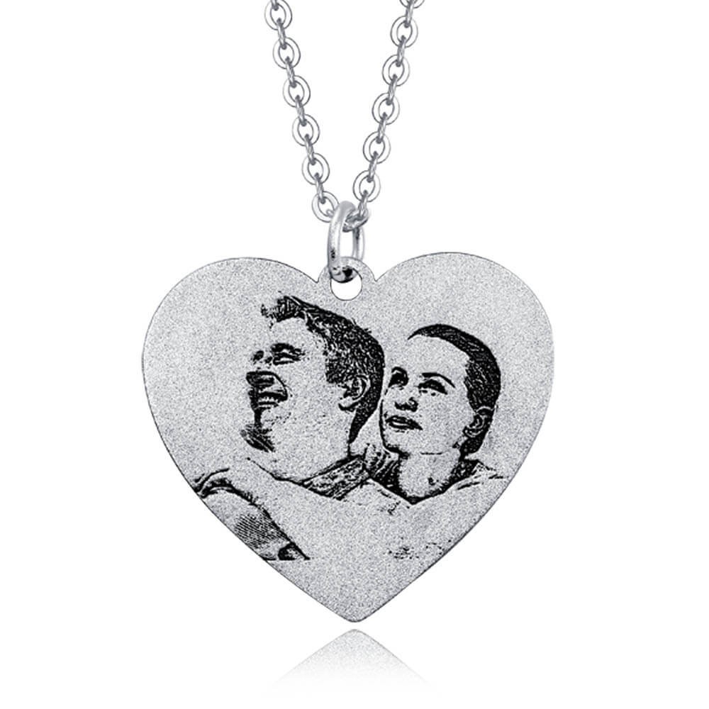 Collar con etiqueta de corazón grabado con foto