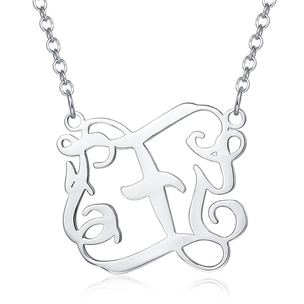 Collar con monograma
