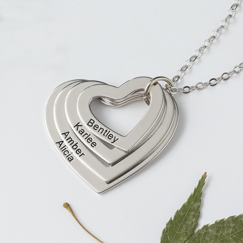 Collar familiar en forma de corazón grabado personalizado de plata 1-4 Collar con nombre grabado