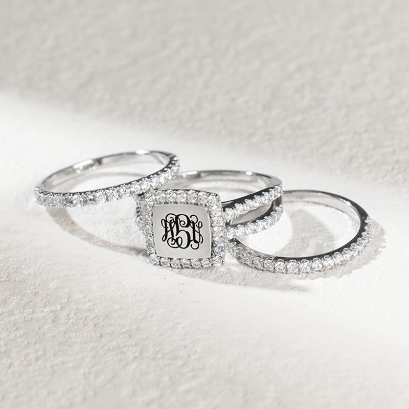 Anillo de plata de ley con monograma grabado personalizado S925