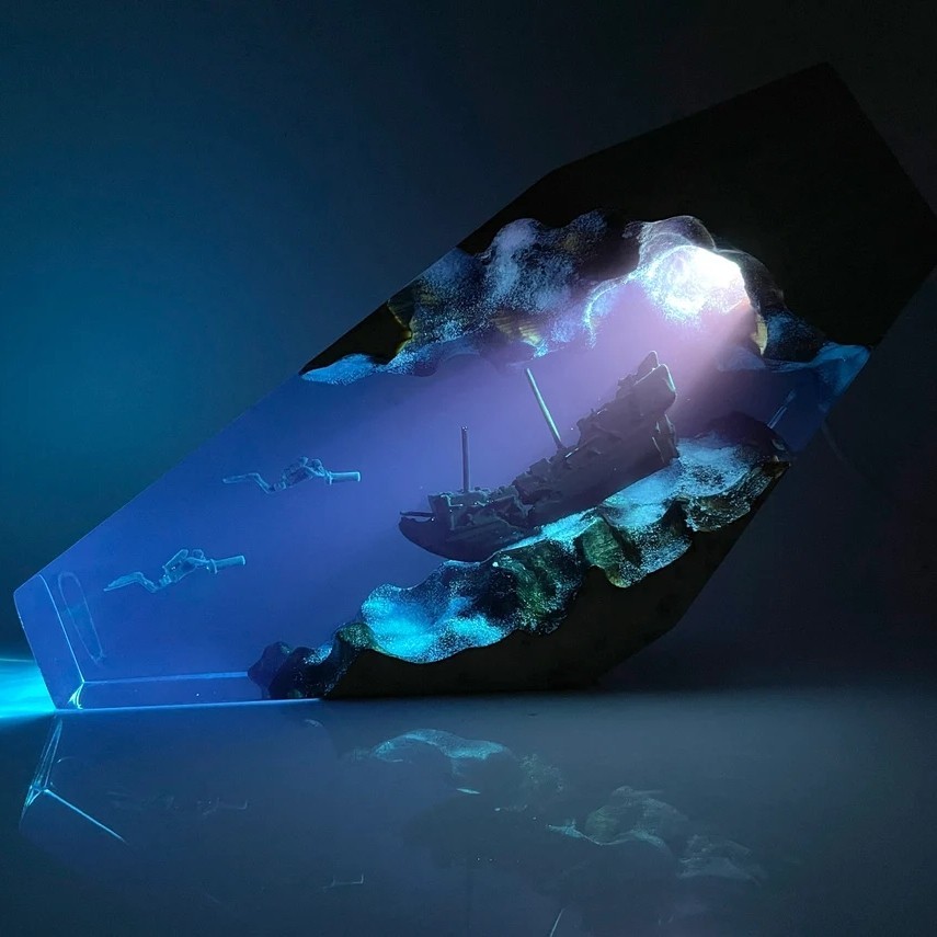Divers Explore Shipwreck Night Light Lámpara de madera de resina Blue Ocean Miniatura Regalo de Navidad Regalo para niños