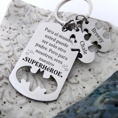 Grabado del día del padre llavero personalizado de superhéroe papá con 1-10 nombres papá esposo abuelo