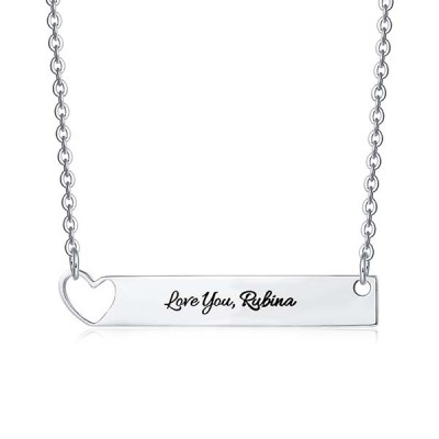 Collar con barra de corazón con grabado