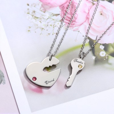 Collar grabado personalizado Llave a mi colgante con nombre de corazón para pareja