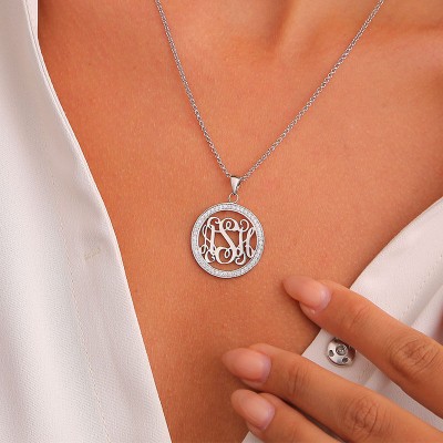 Collar personalizado con monograma