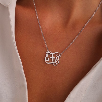 Collar con monograma