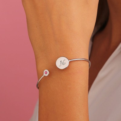 Pulsera de plata de ley con sello de piedra de nacimiento grabable