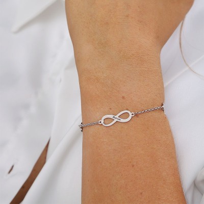 Pulsera Infinity Charm personalizada con 1-4 nombres