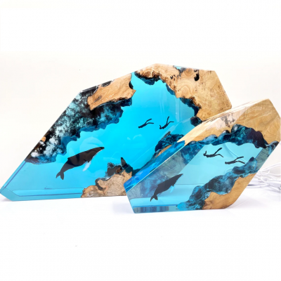 Ballena jorobada pareja buzo resina noche luz azul océano miniatura