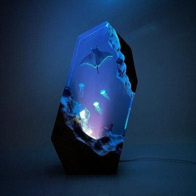 VENTA CALIENTE❗❗❗Manta rayas y medusas resina noche luz azul océano miniatura