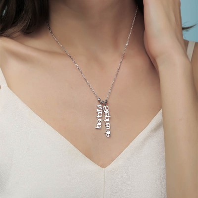 Collar de plata con nombre vertical personalizado con 1-4 colgantes con nombre