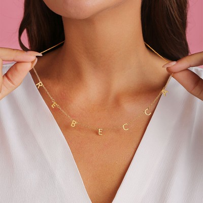 Collar con nombre personalizado de 1-10 iniciales chapado en oro de 18 quilates para ella