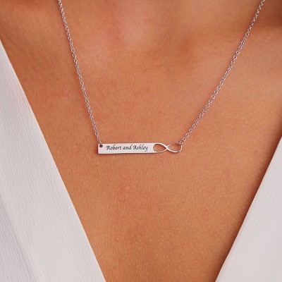 Collar personalizado con barra infinita con grabado