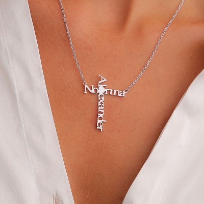 Collar personalizado con dos nombres cruzados