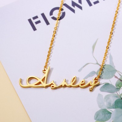 Collar personalizado con nombre clásico en oro de 18 quilates para ella