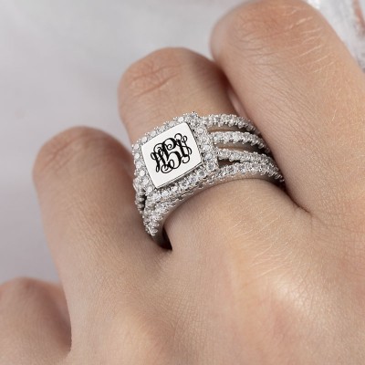Anillo de plata de ley con monograma grabado personalizado S925