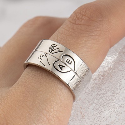 Juego de anillos para parejas con inicial apilable de corazón Pinky Swear personalizado
