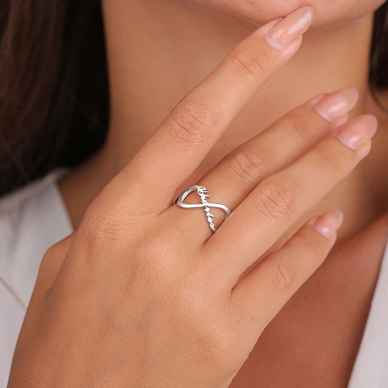 Anillo infinito con nombre deals